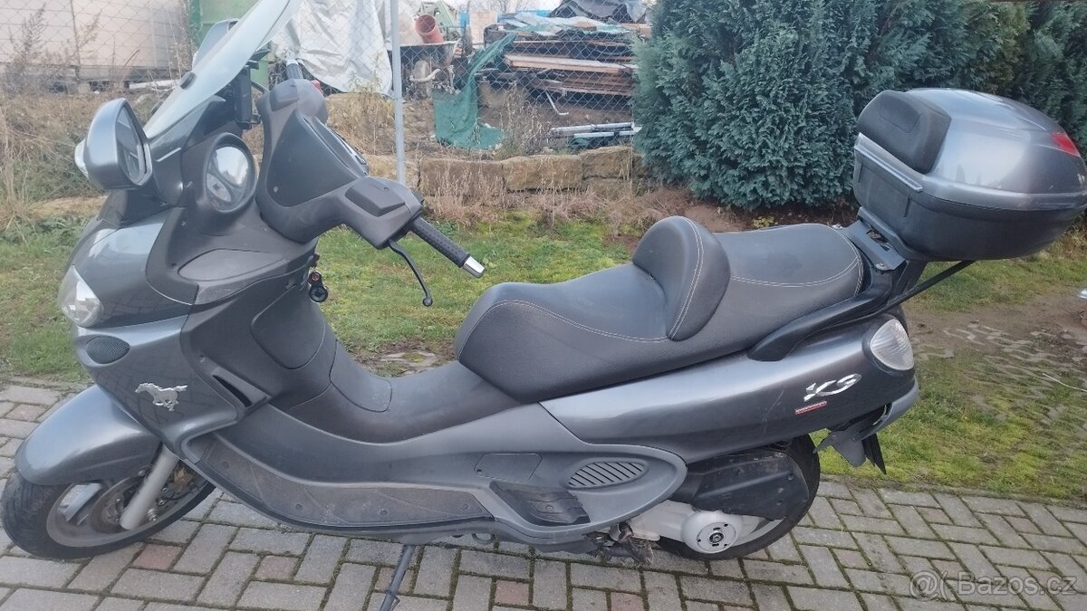 Piaggio X9