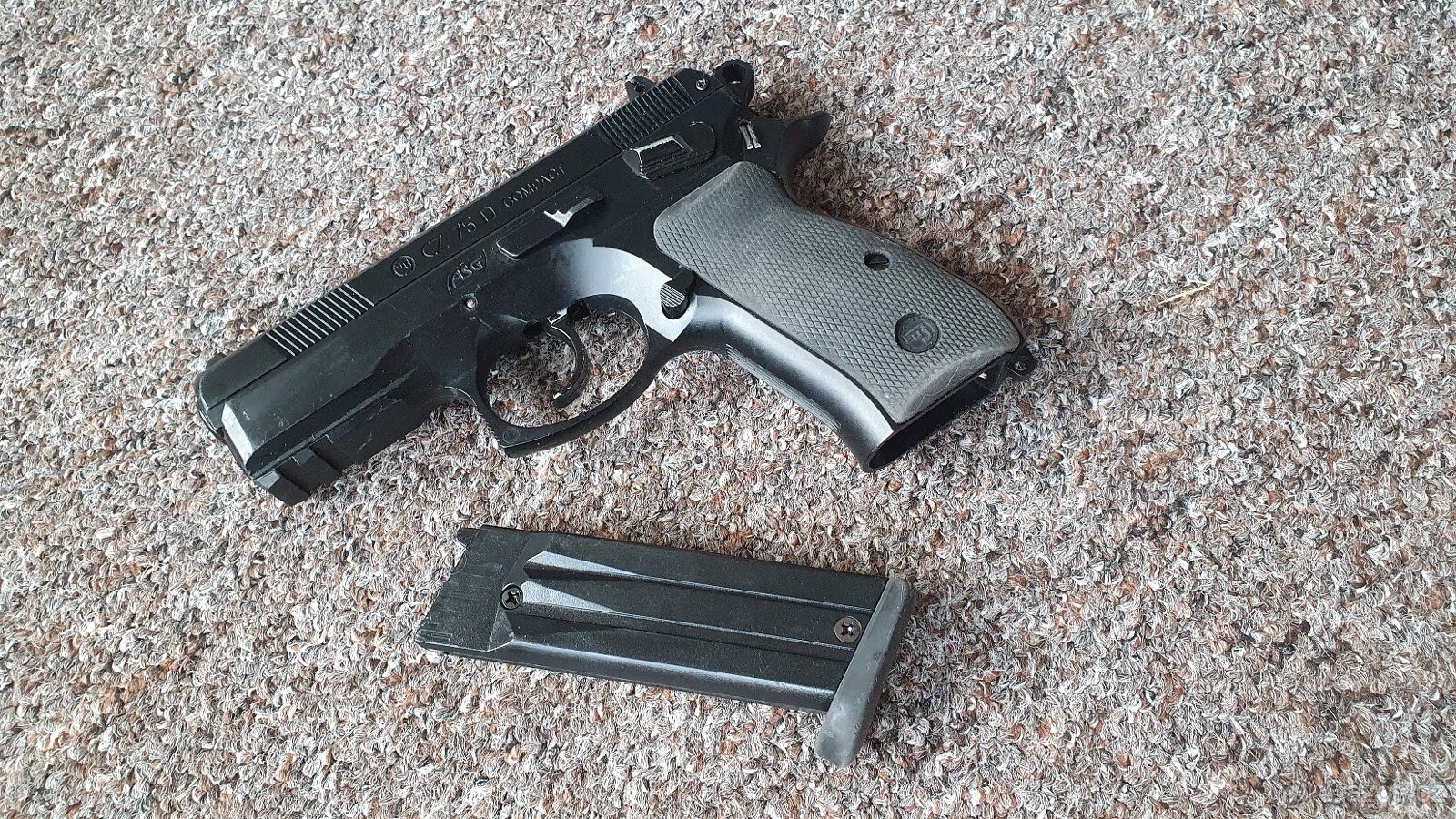 CZ75 Compact