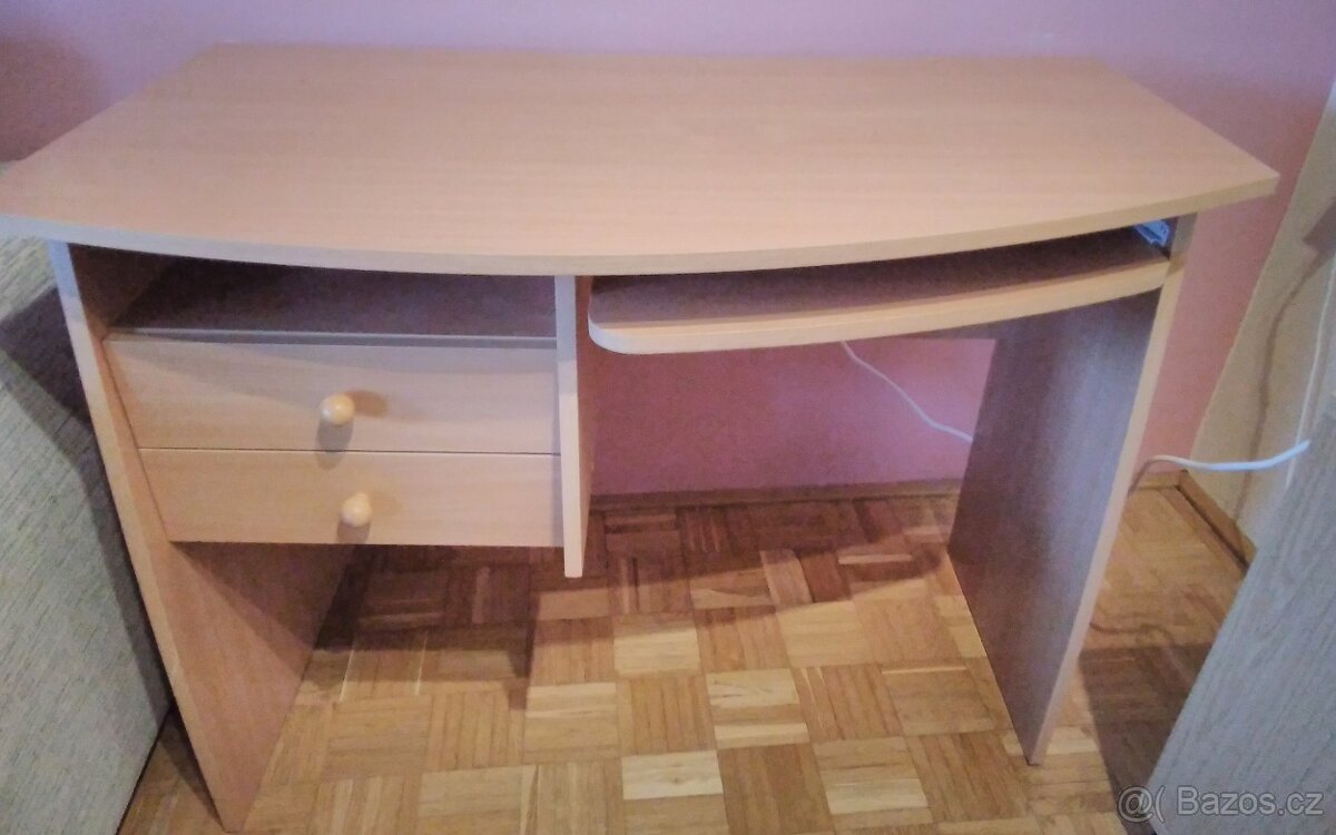 Psací stůl
