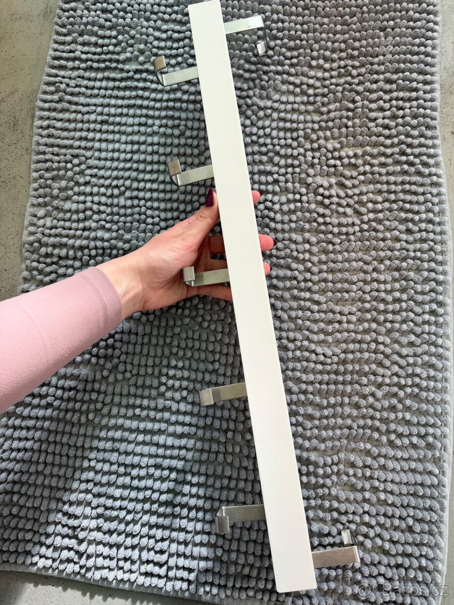 IKEA TJUSIG Věšák na dveře/stěnu, bílý, 60 cm