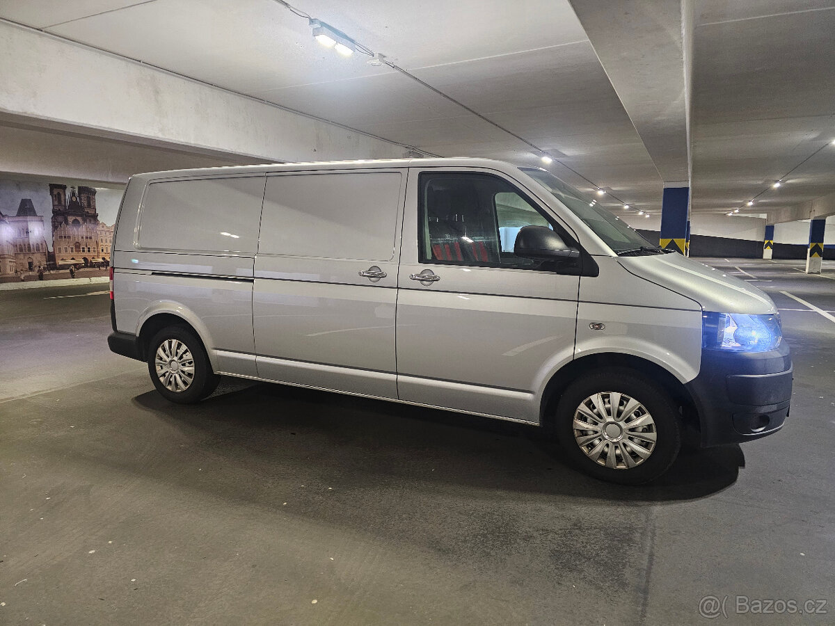 VW Transporter T5.1 L2H1 149 t.km 103 kW ČR