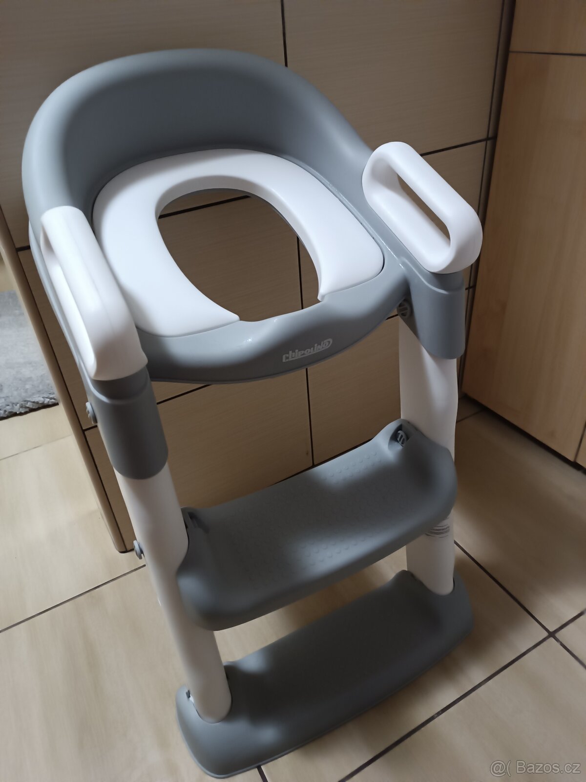 Záchodové prkénko se schůdky