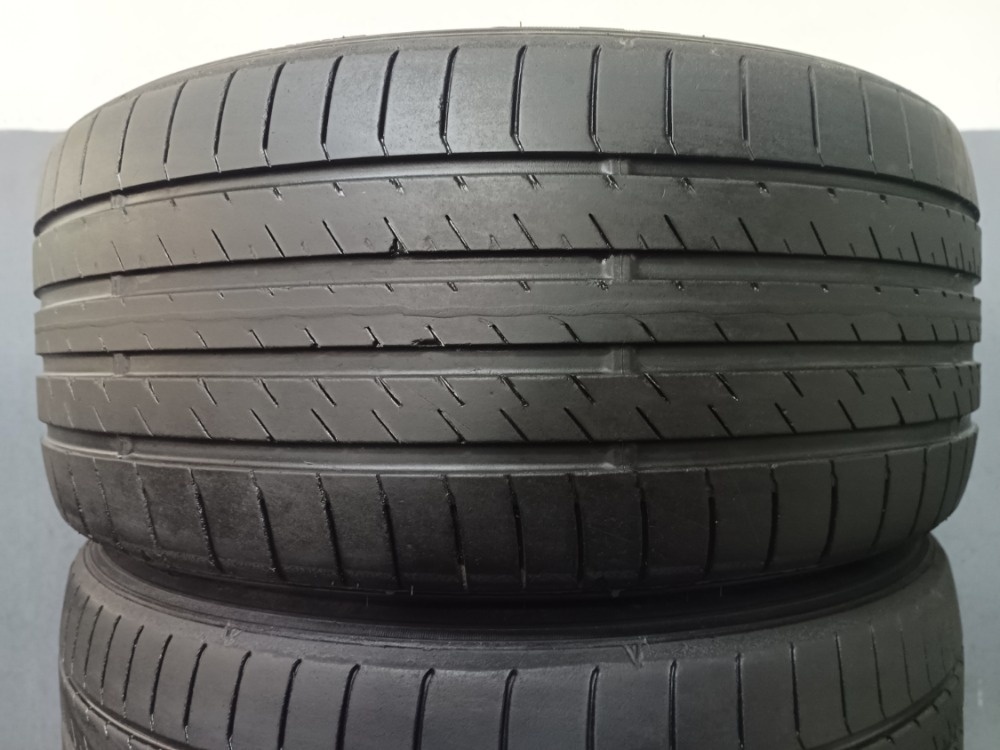 225/40 R18 SUMITOMO (3921)