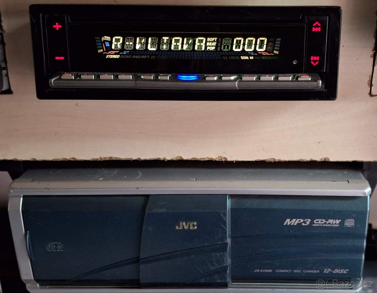 Autorádio JVC Chameleon + CD changer na 12CD