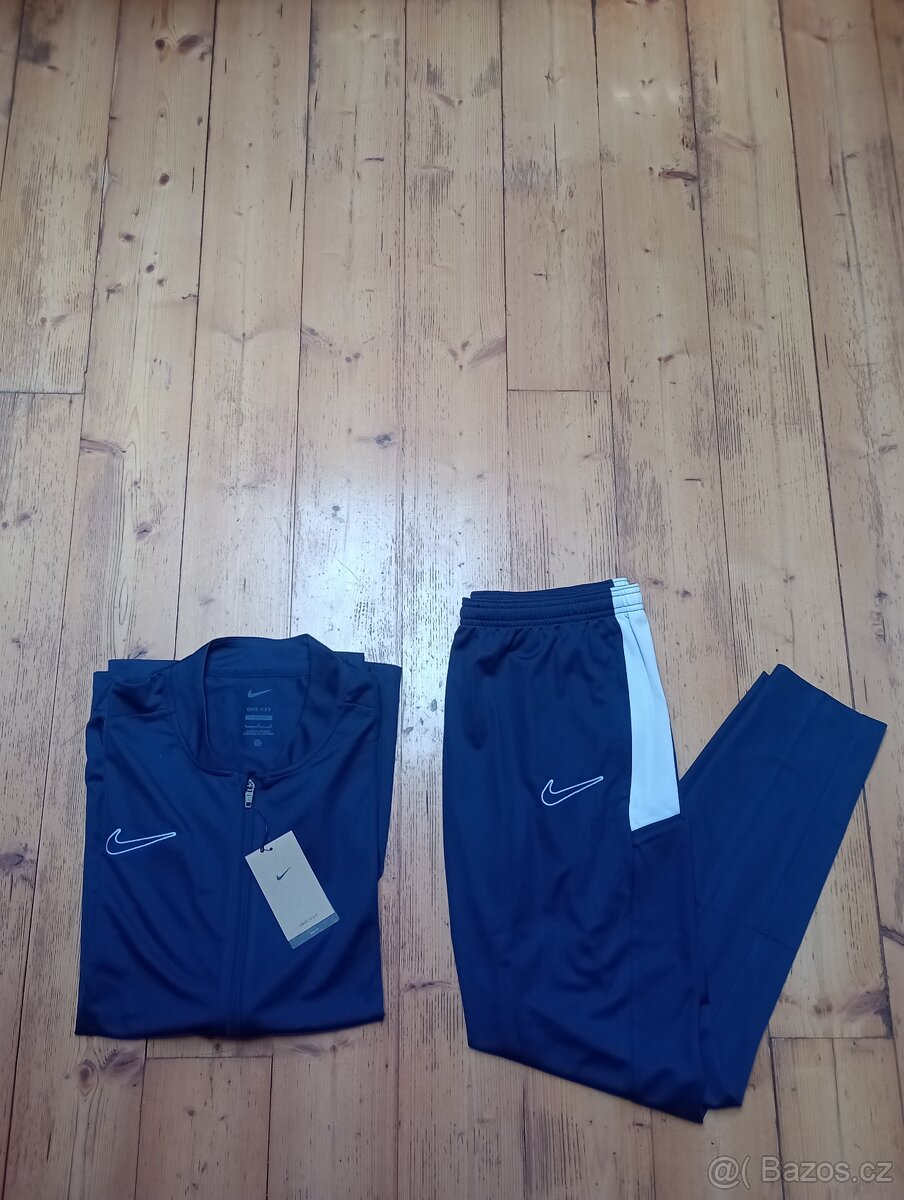 Pánská tepláková souprava Nike