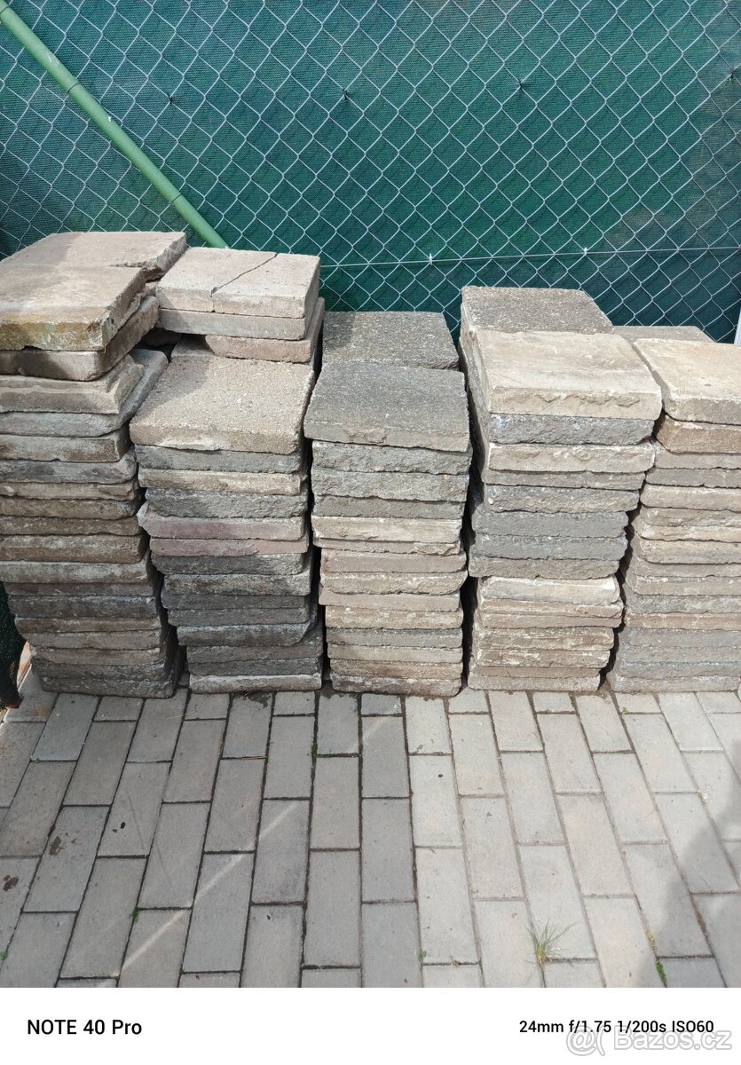 Betonové chodníkové dlaždice