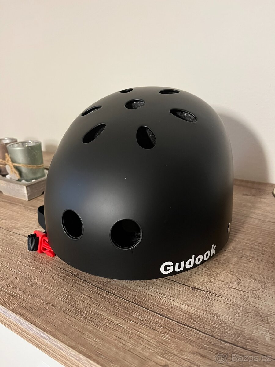 NOVÁ Helma na cyklo, in-line, koloběžka, skatebord