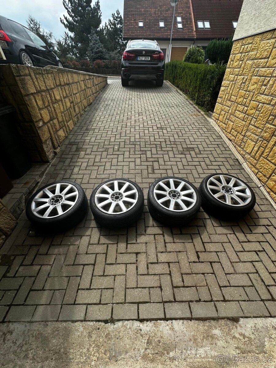 Set litých kol ET35 225/40 R18