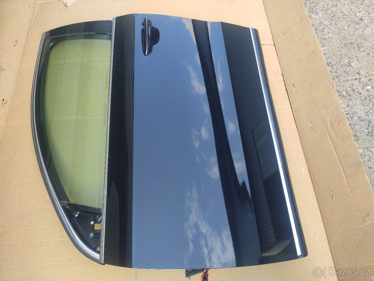 DVEŘE LEVÉ PŘEDNÍ - VW PASSAT B7 combi