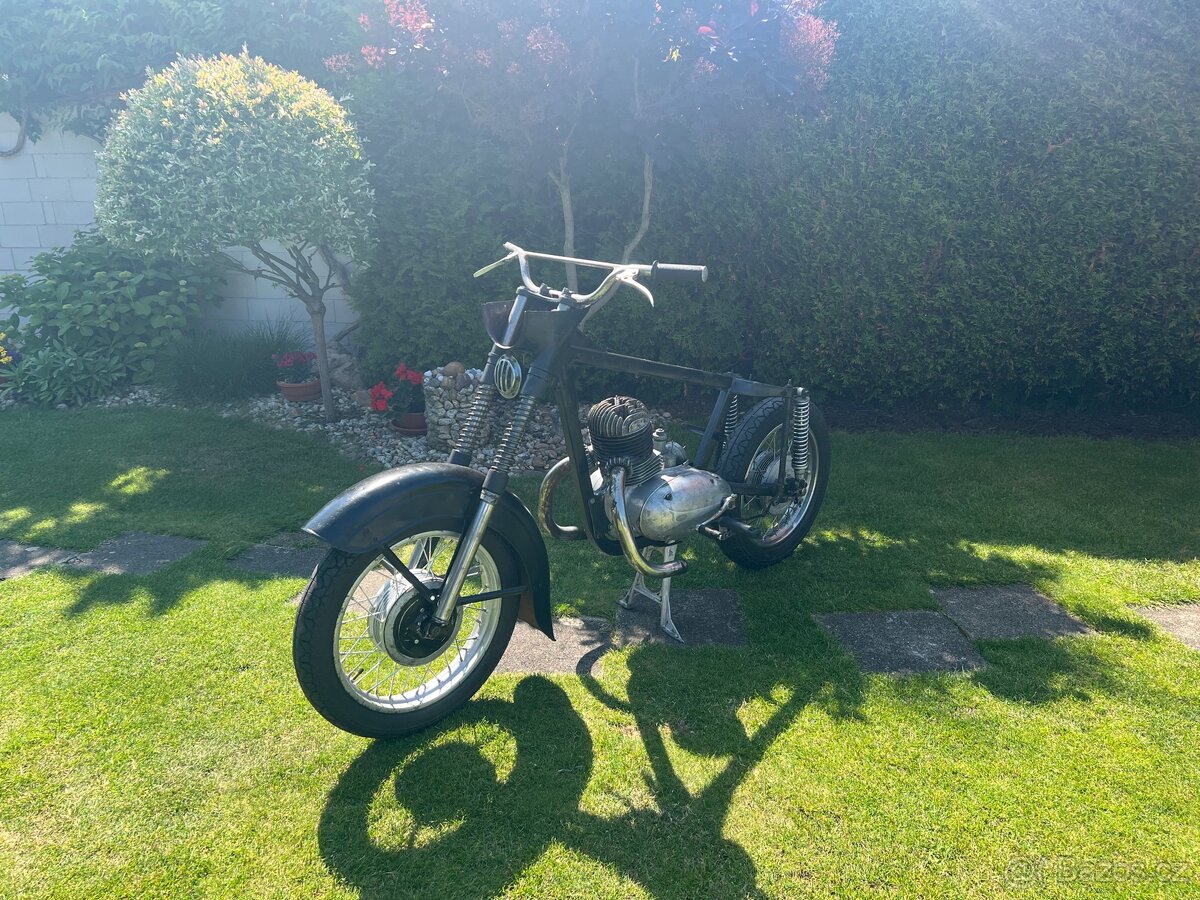Jawa 250 na díly