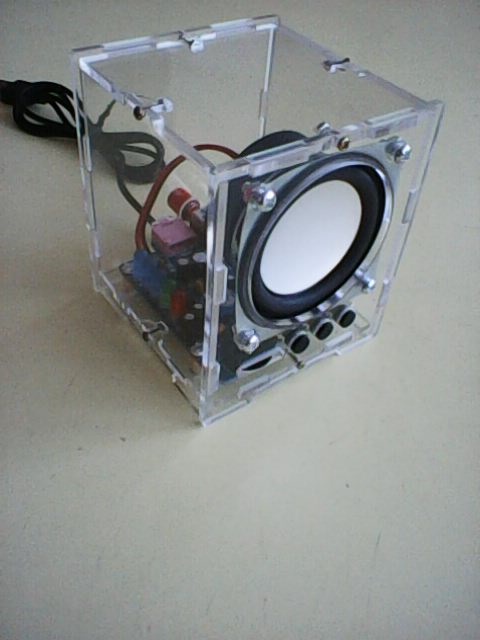 Bluetooth reproduktur