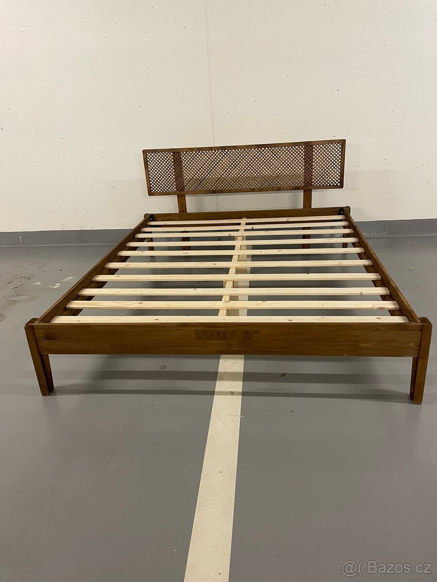 Dvoulůžková postel + matrace 160x200 cm