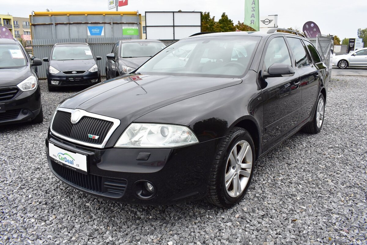 ŠKODA OCTAVIA RS 2,0 TDI,MANUÁL,NAVI NEXUS,BI-XENONY,SERVIS