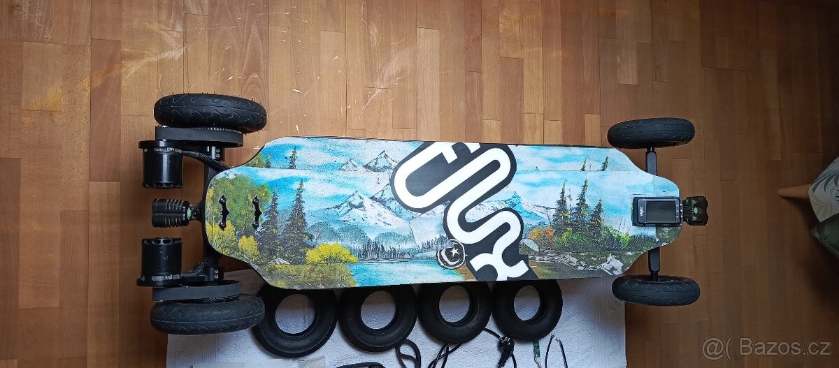 Elektricky skateboard Flux motion at2