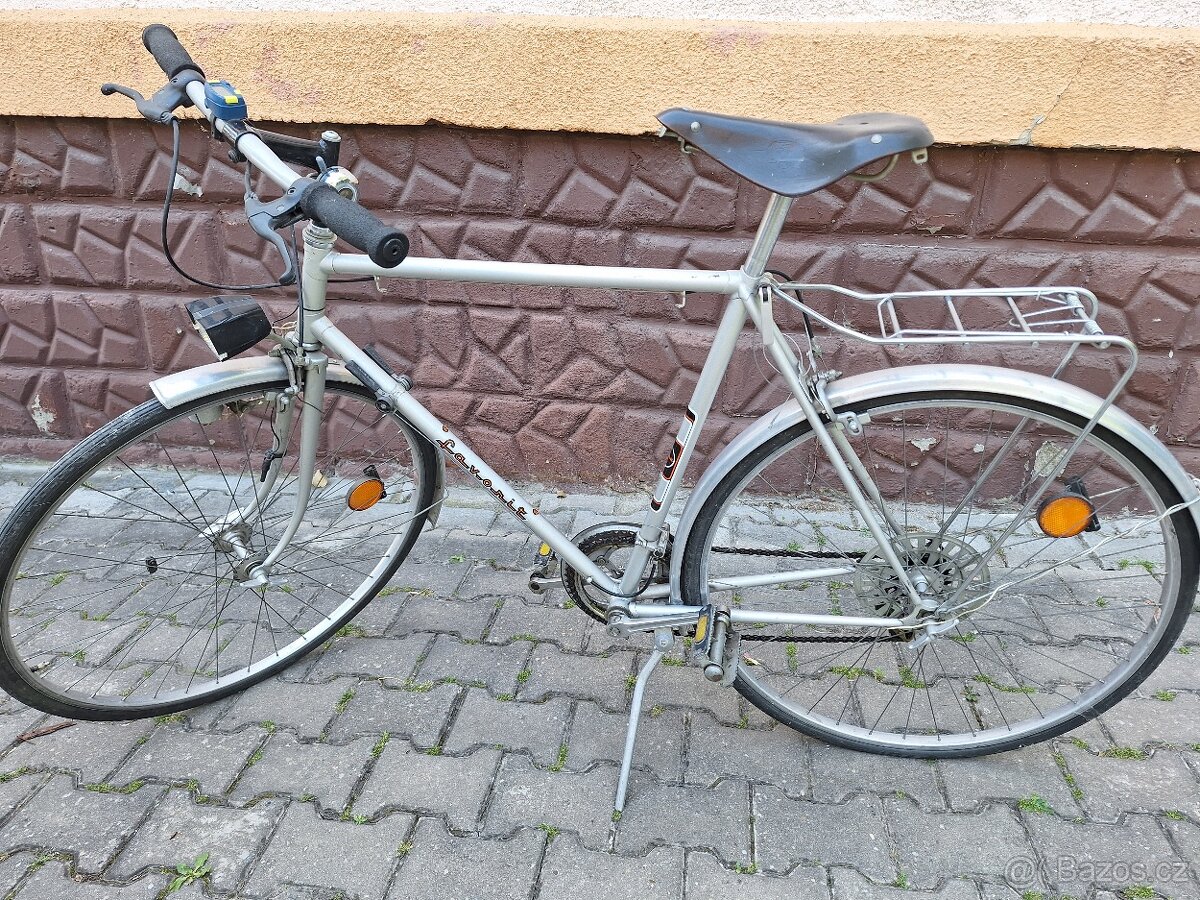 Jízdní kolo Favorit