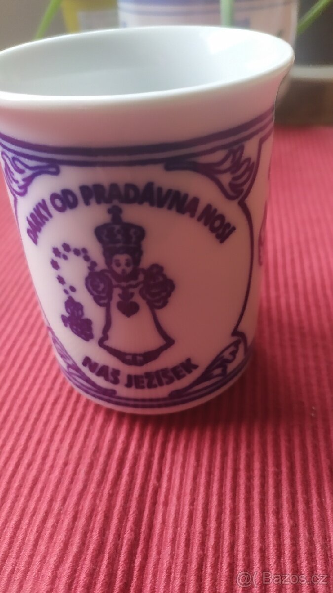 Prodám hrneček zdobený modrým dekorem kobaltem