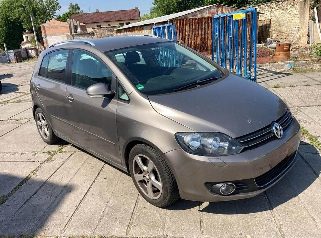 Vůz na náhradní díly VW Golf 6 plus r.v. 2010 CAXA LWZ LA8X
