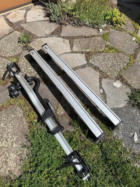 Prodam pricniky Thule WingBar a nosic Thule PRO ride