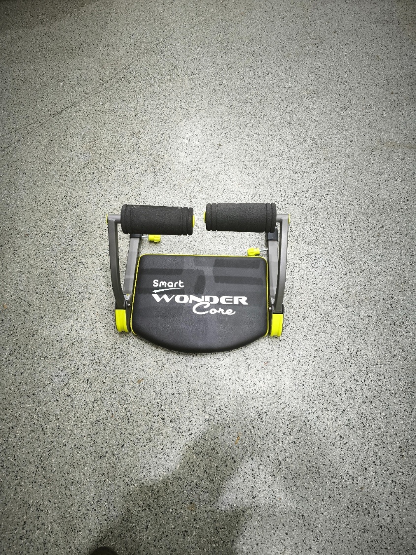 Posilovací stroj Wonder Core