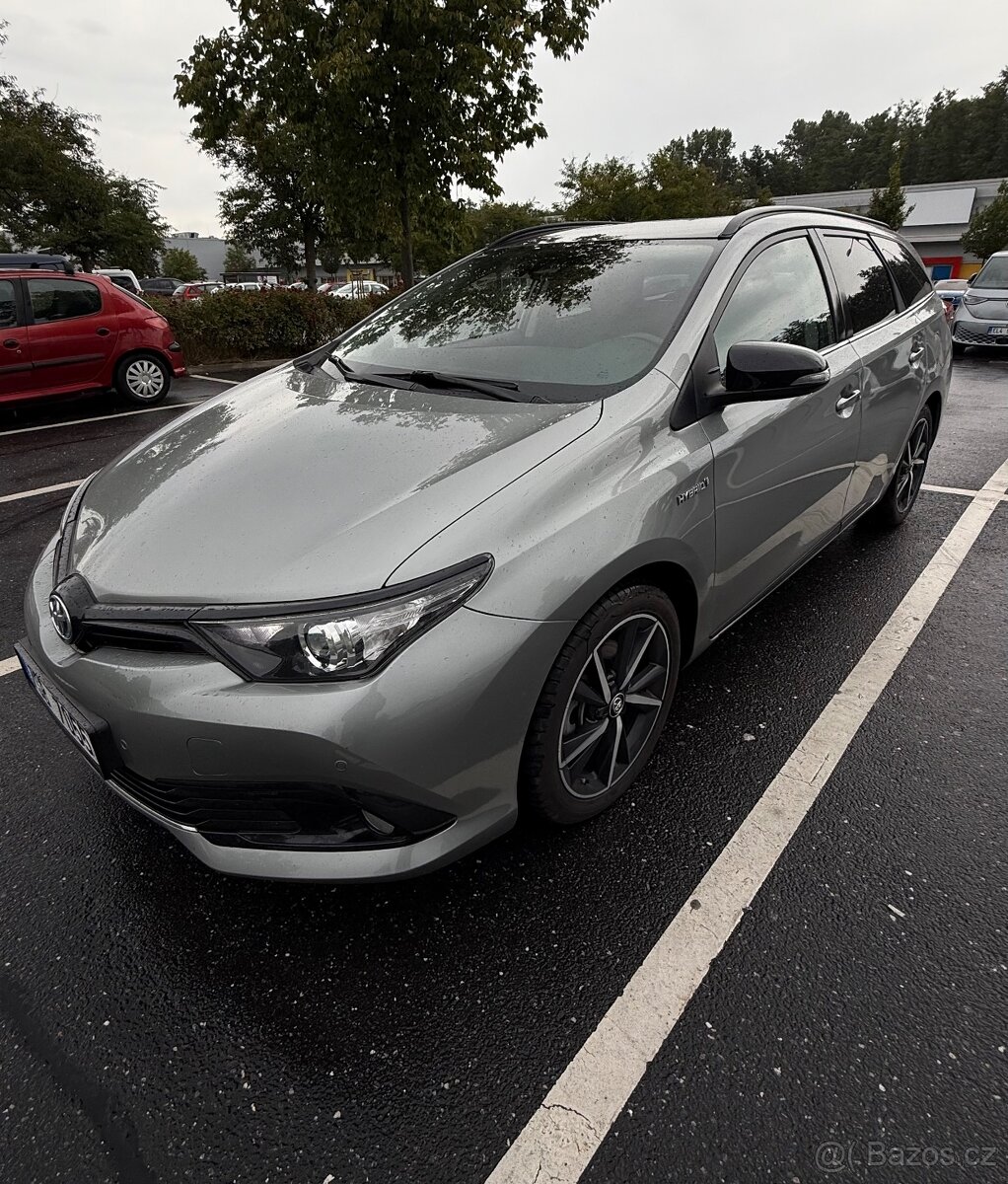 Toyota Auris Hybrid 2018. 1.8