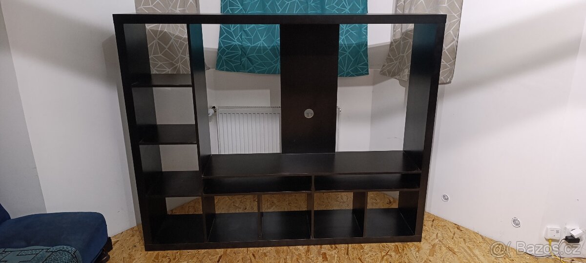 Televizní stěna Ikea