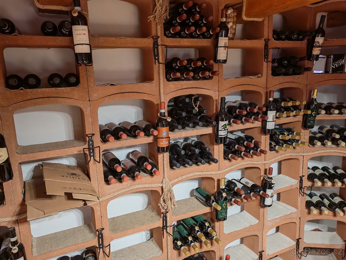 Regál na víno  Standard červený