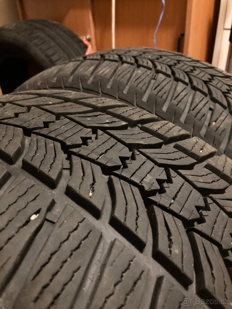 Prodám zimní pneu 205/55 R15