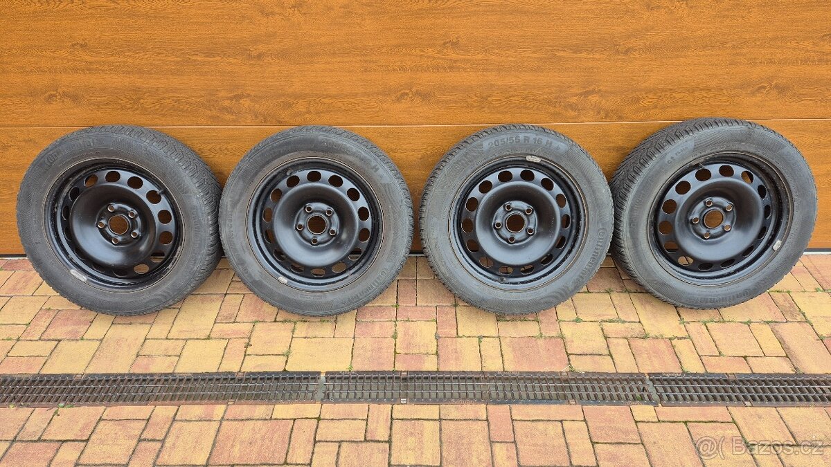 Originál VW 16" kola se zimními pneu Continental