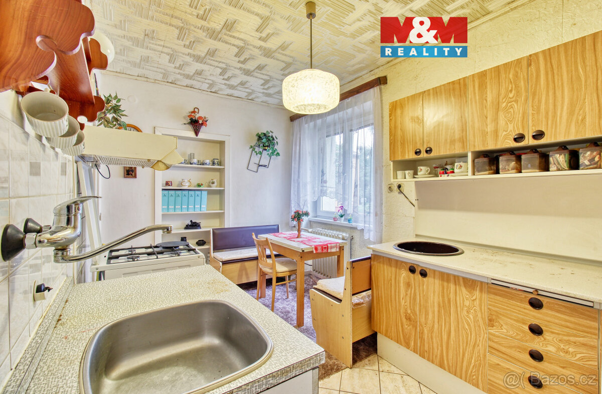 Prodej bytu 2+1, 77 m², Ostrov, ul. Komenského
