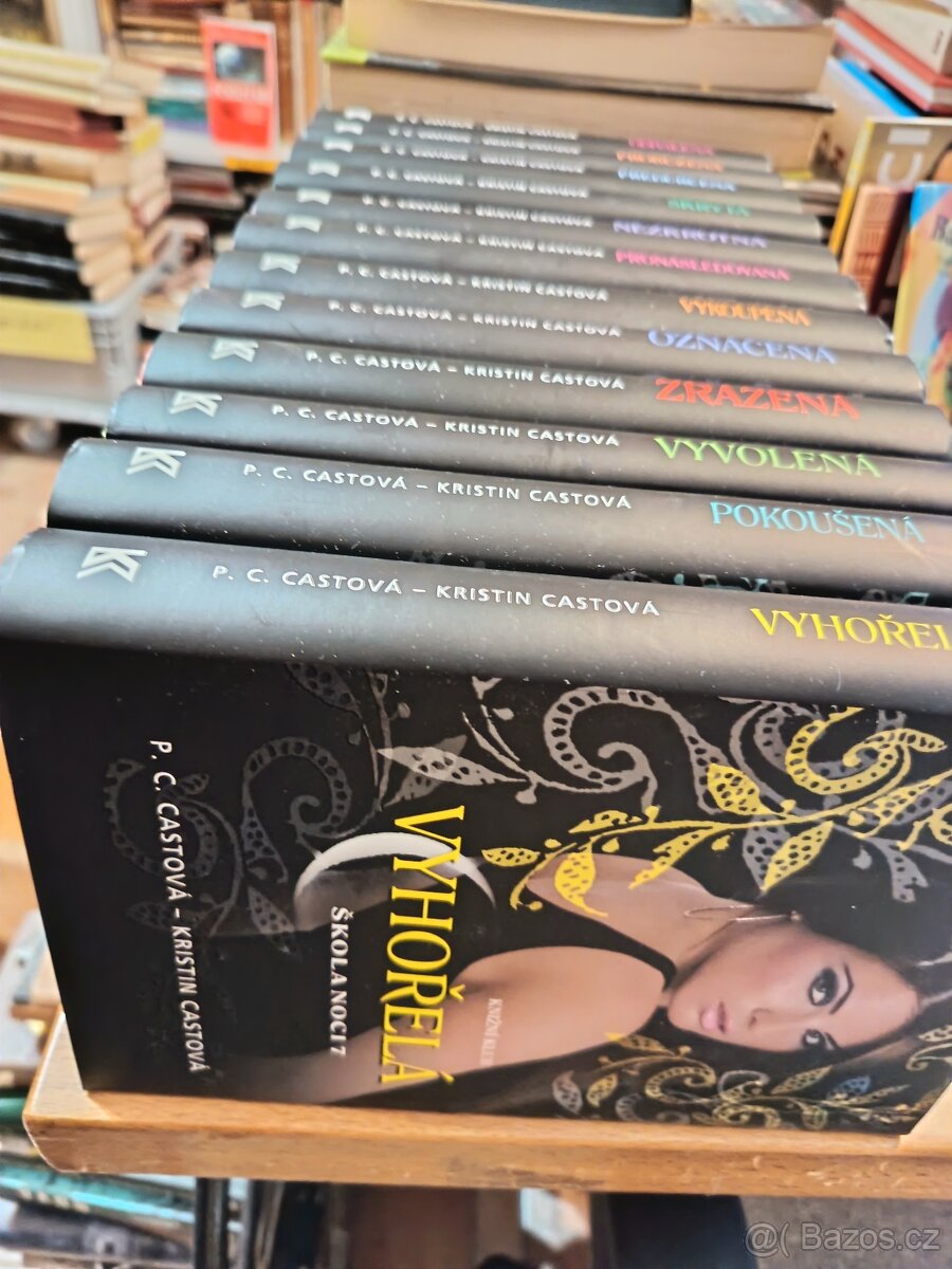 Škola noci 1-12 díl. , P.C. Castová