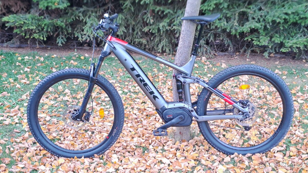 Celoodpružené Carbon horské elektrokolo Trek, Bosch CX