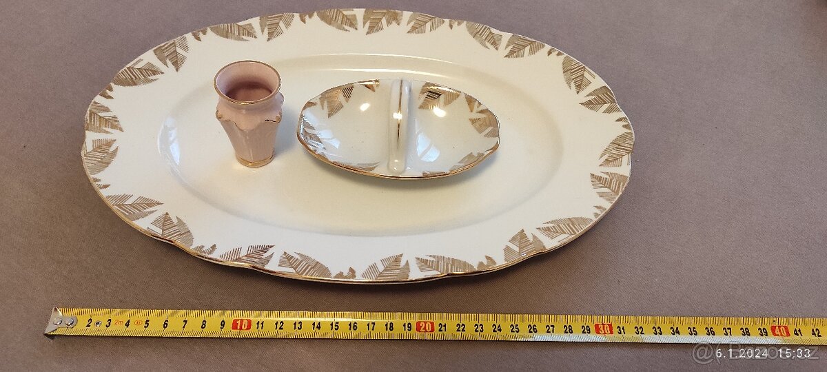 Porcelánový talíř elipsa