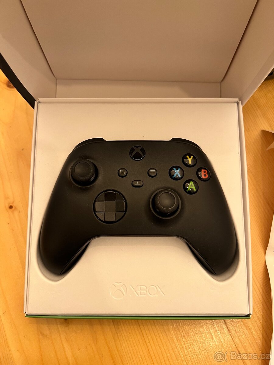 XBOX ovladač - černý(top stav)