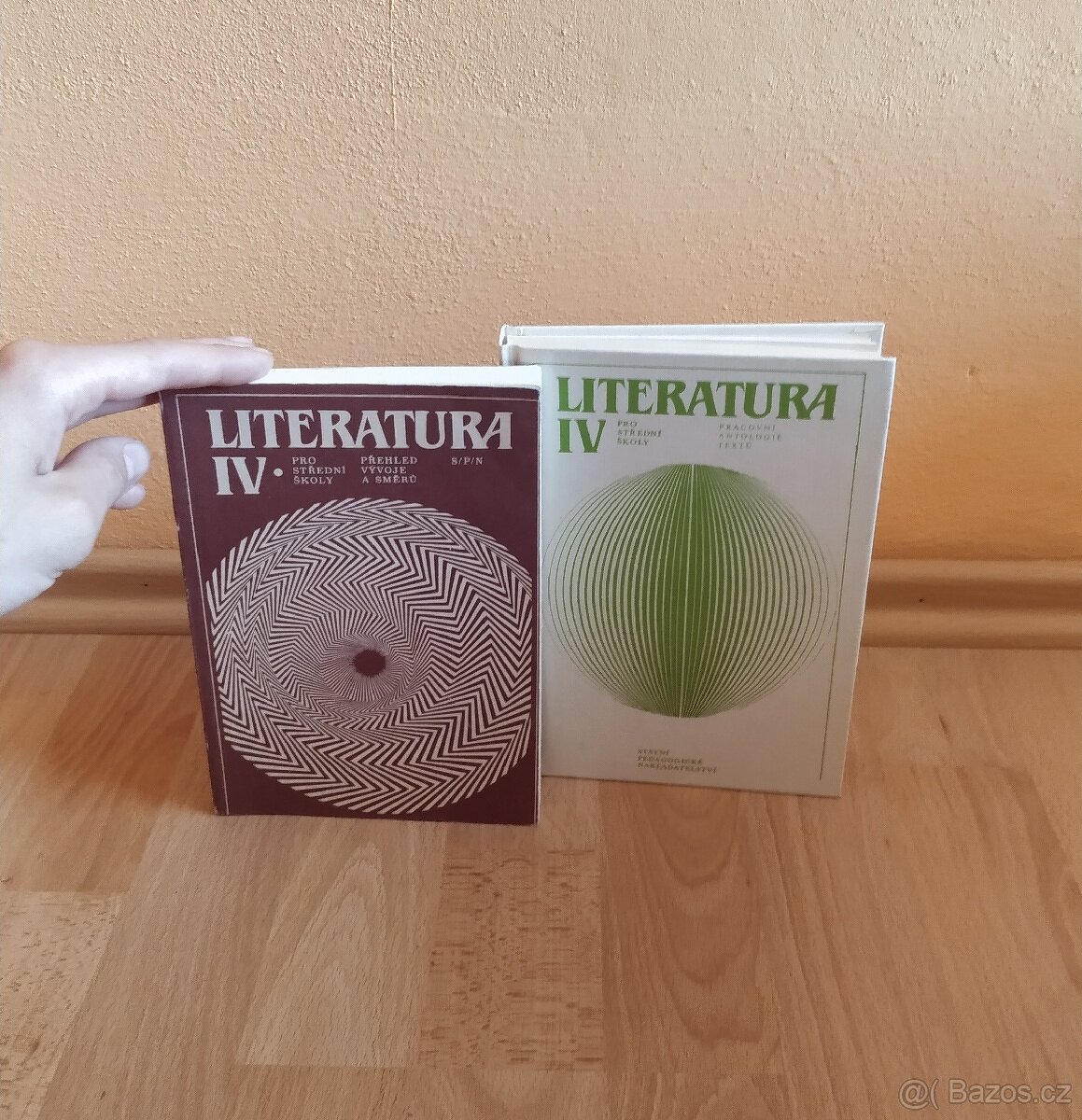 Literatura IV. (dvě staré učebnice)