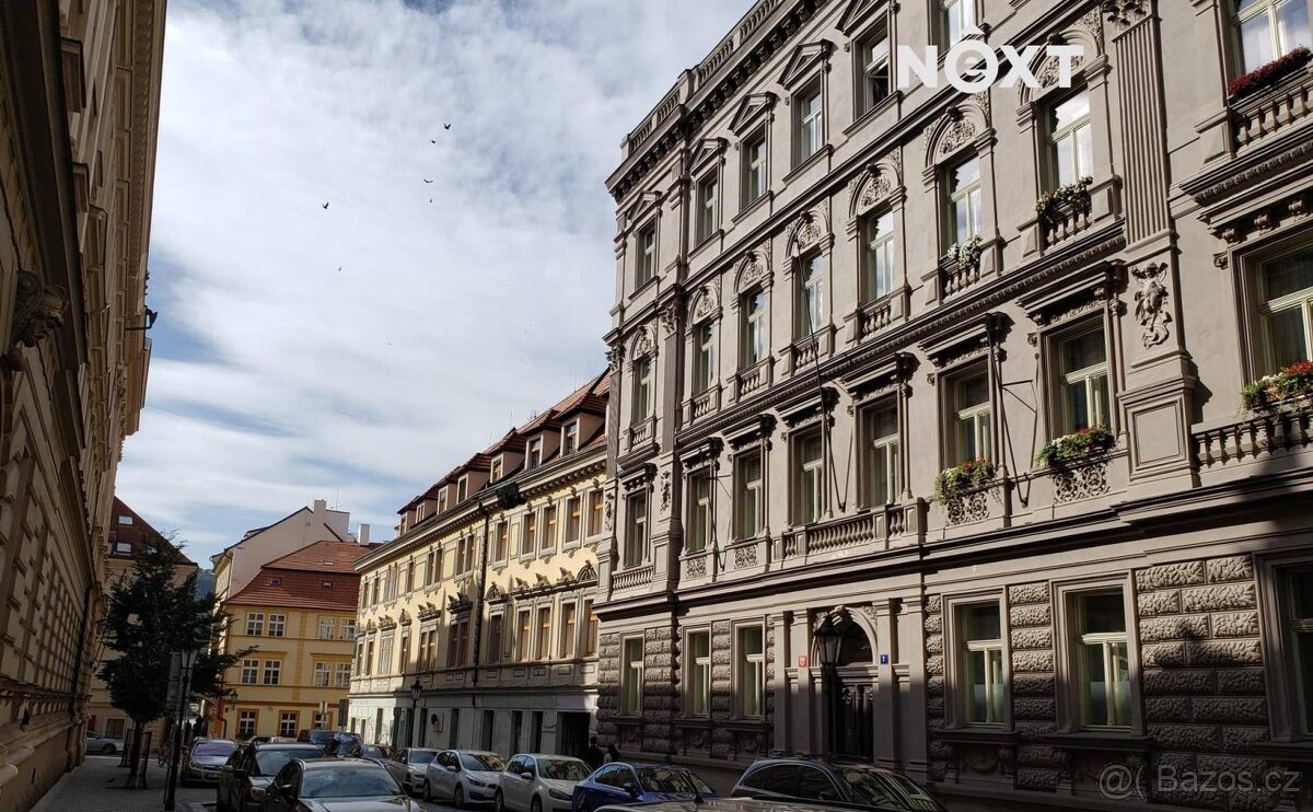 Prodej komerční Činžovní dům, 1 195㎡