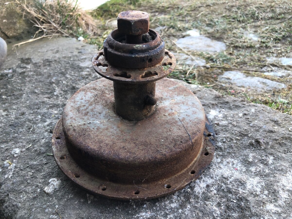 Střed kola manet 90