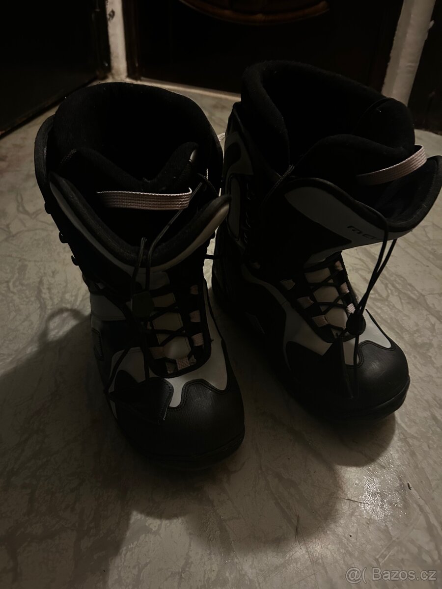 Boty na snowboard