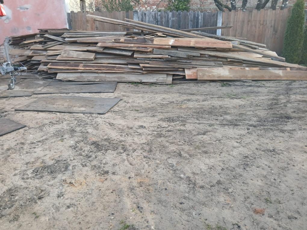 Dřevěné prkna a desky