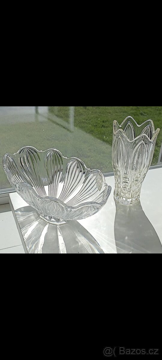 Retro váza , misa/ žardiniera lisované sklo
