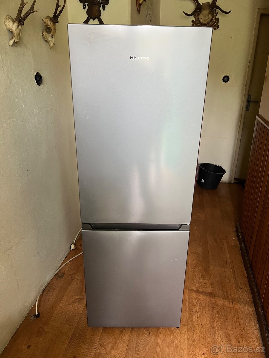 rodám lednici Hisense RB291D4CDE