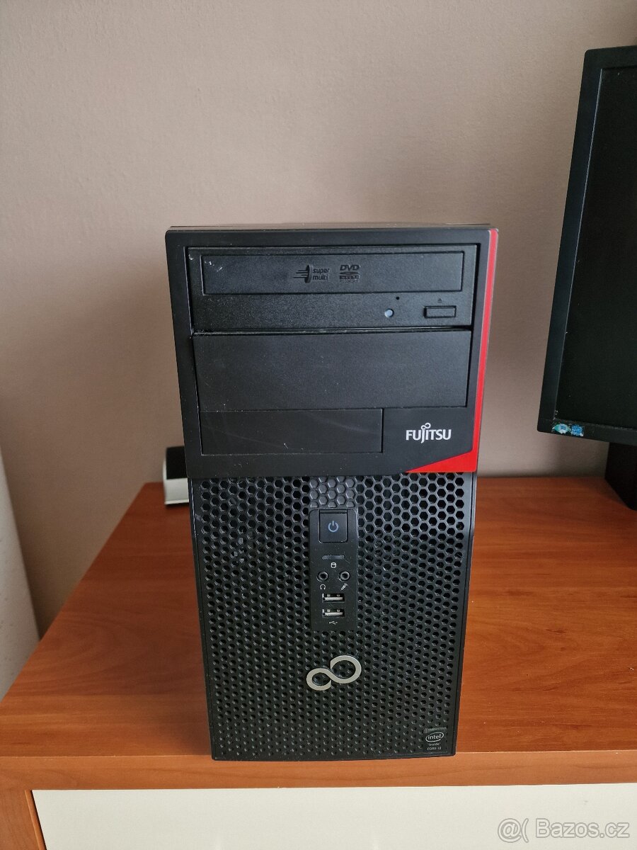 Počítač Fujitsu P420