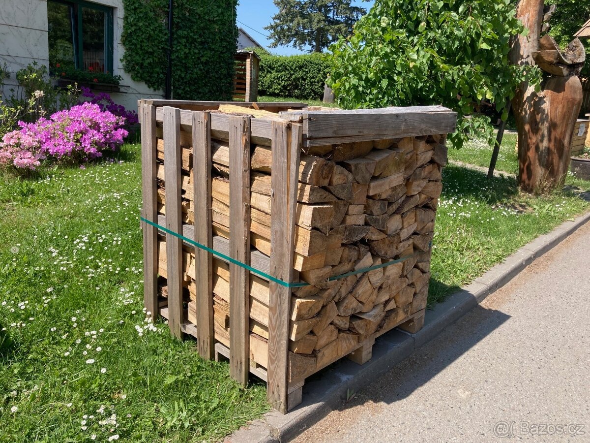 PALIVOVÉ DŘEVO rovnané
