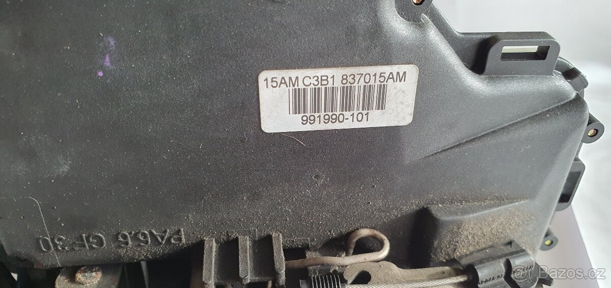 VW Multivan T5 Zámek levý přední u řidiče
