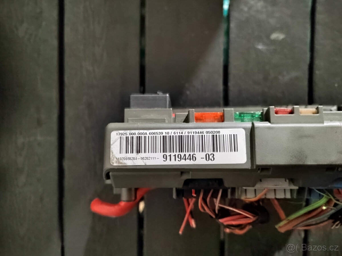 BMW E90-91, nafta, pojistková skříň