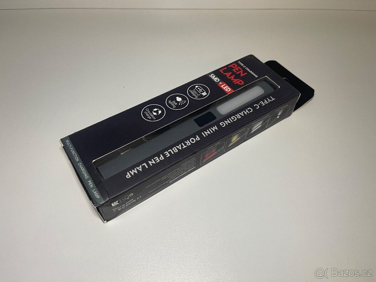 Ruční svítilna na USB-C, Displej