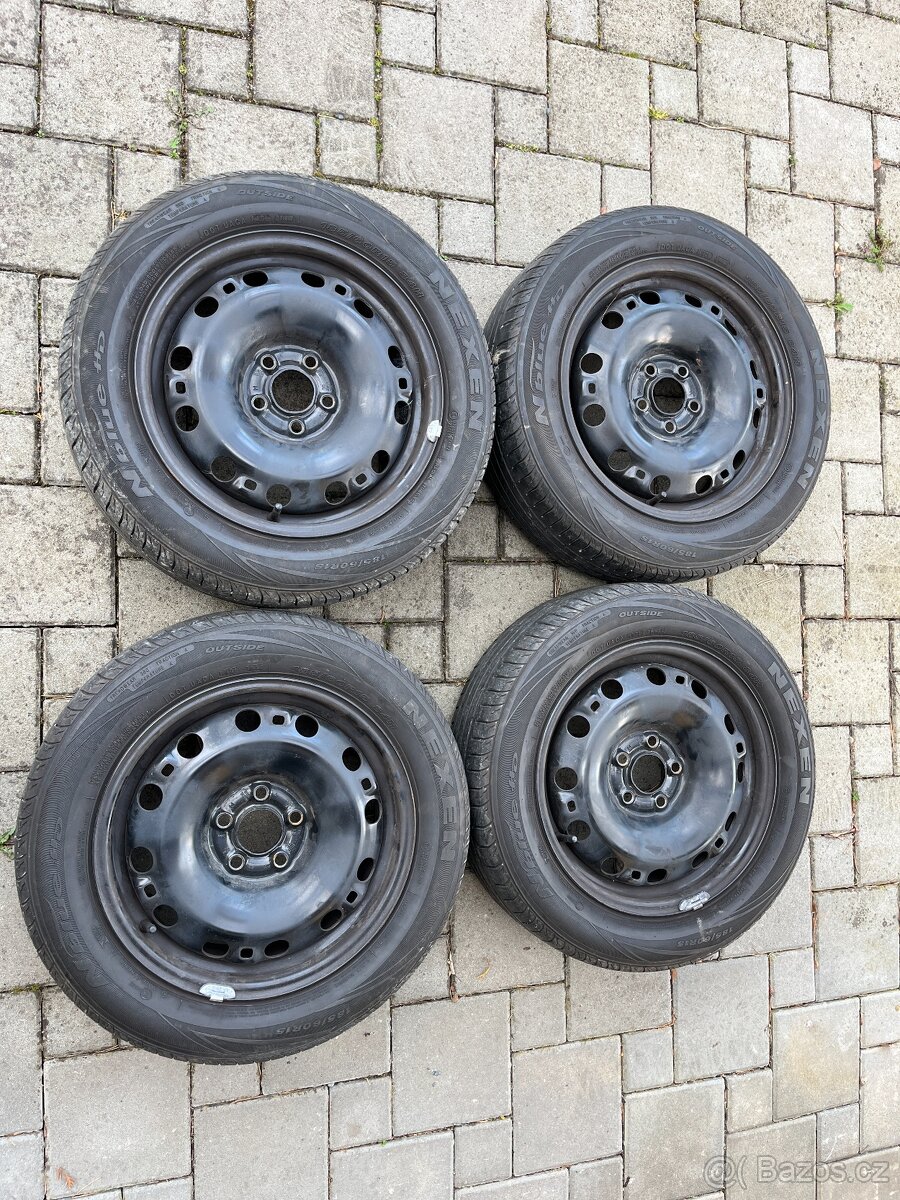 185/60R15 letní pneu s plech. disky