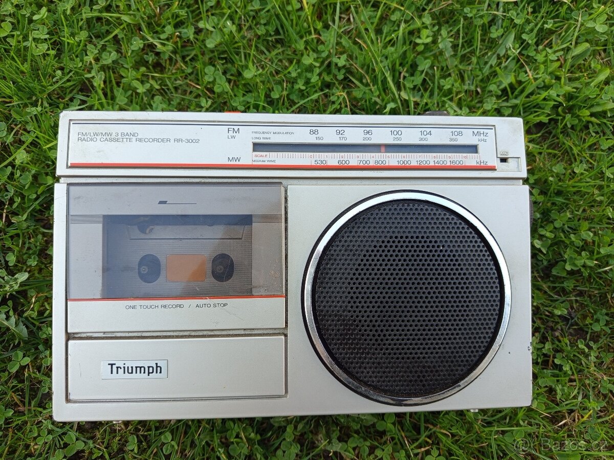 Staré radio Triumph