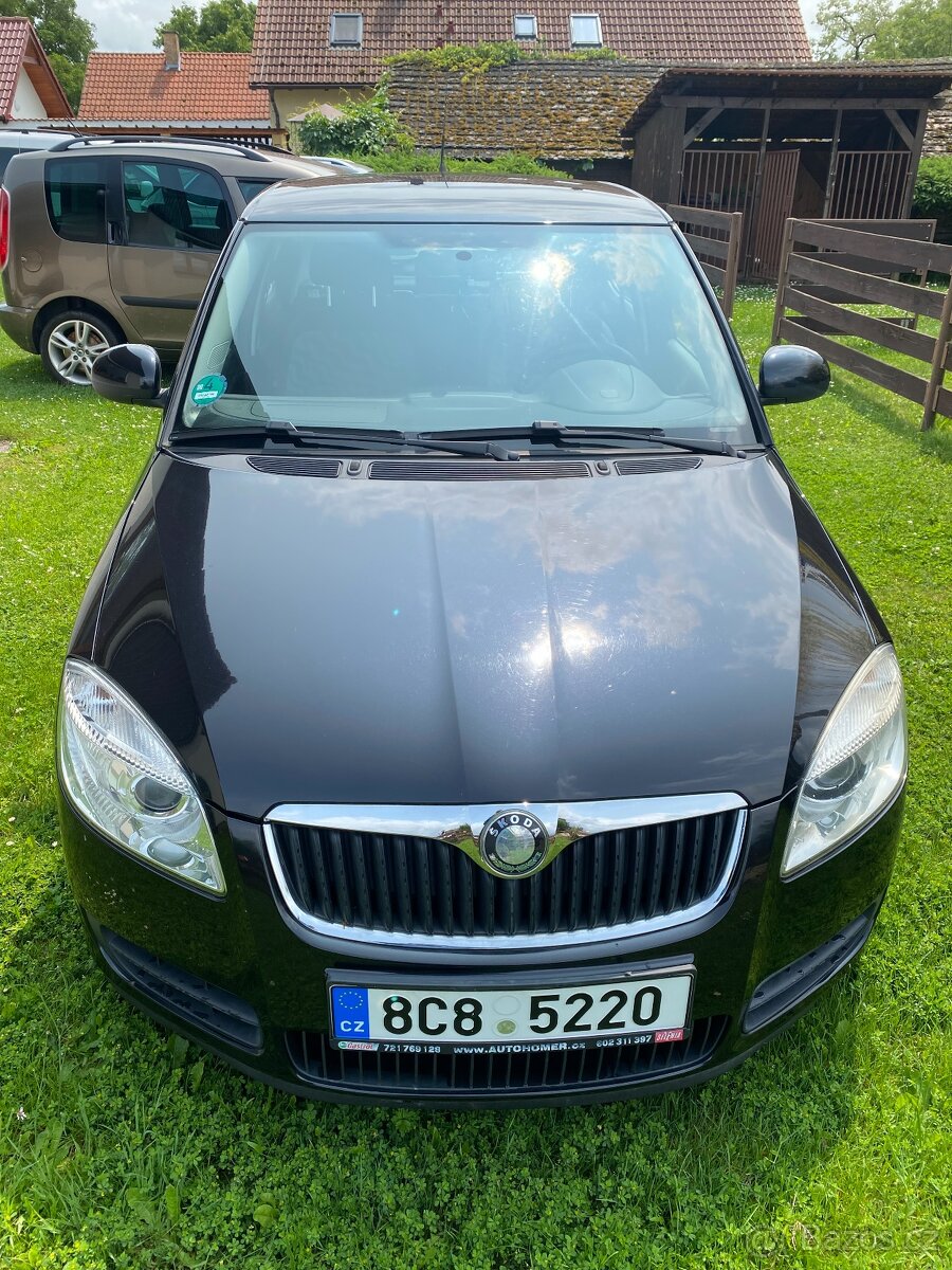 Černá Škoda FABIA II 1,4i 16V 63kW, r.v.2008