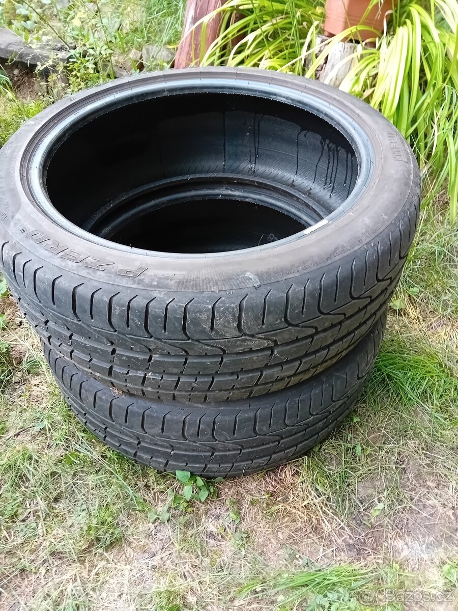 235/45R20