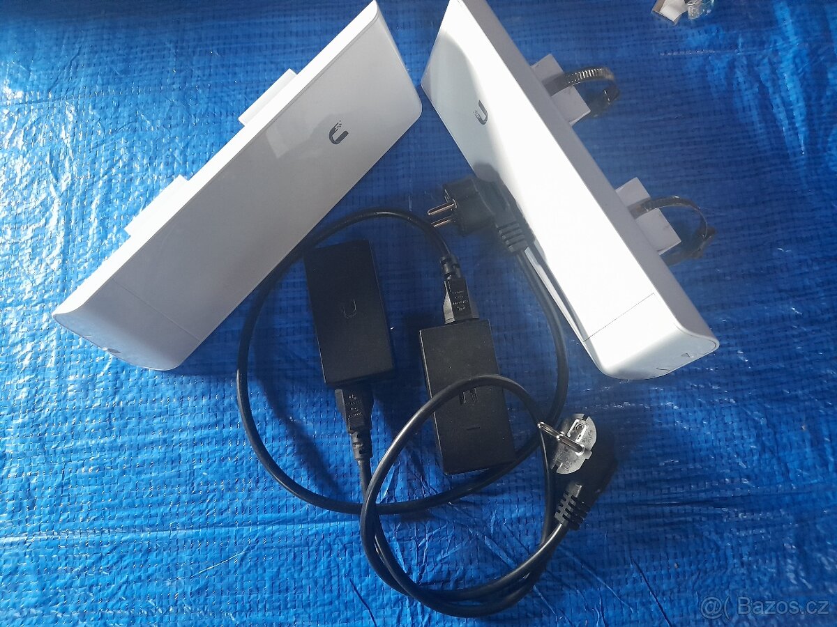 2x Ubiquiti Nanostation M5 + 2x 24V POE adapter